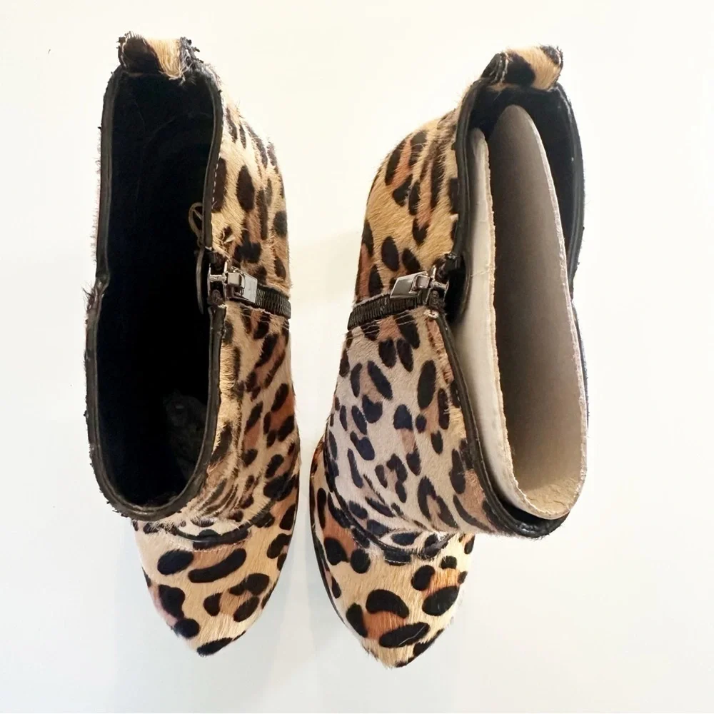 NWOB Beverly Feldman Leopard Print Calf Hair Zip Up Ankle Booties Size 7.5 M